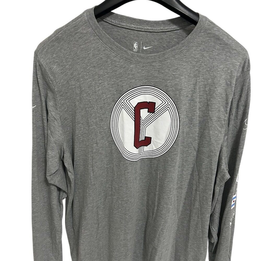 Nike T Shirt Chicago Bulls Long Sleeve NBA Team Logo The Nike Tee Men’s XXL